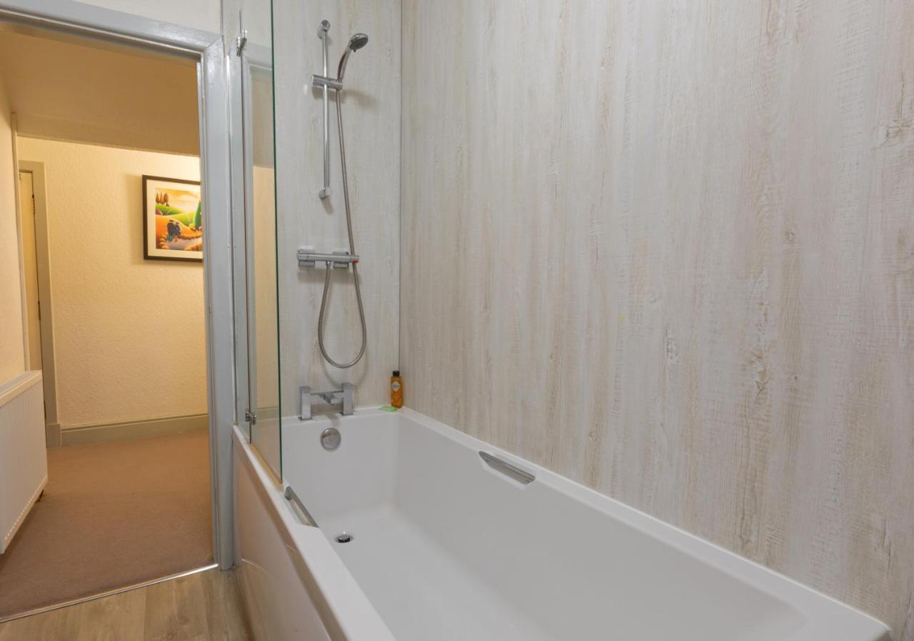 Stonyhurst Spacious Apartment, Great Location. 클리데로 외부 사진